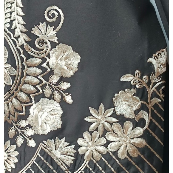 Category: 3Pc, Shirt, Trouser, Chiffon Dupatta
Fabric: Winter Cotton - Picture 6 of 6